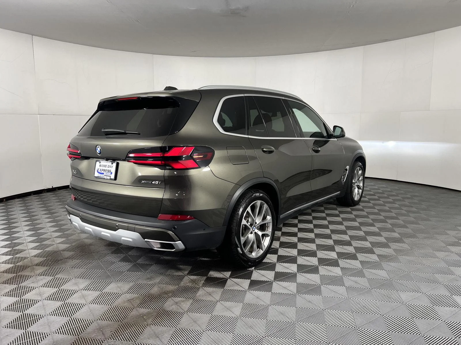 Used 2024 Manhattan Green Metallic BMW xDrive40i image 23