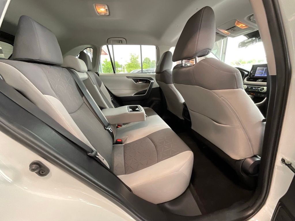 Used 2021 White Toyota XLE image 19