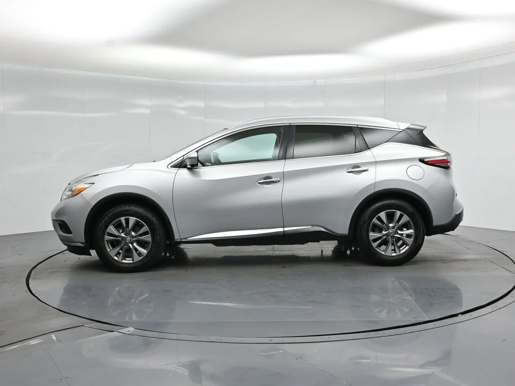 Used 2016 Silver Nissan SL image 25