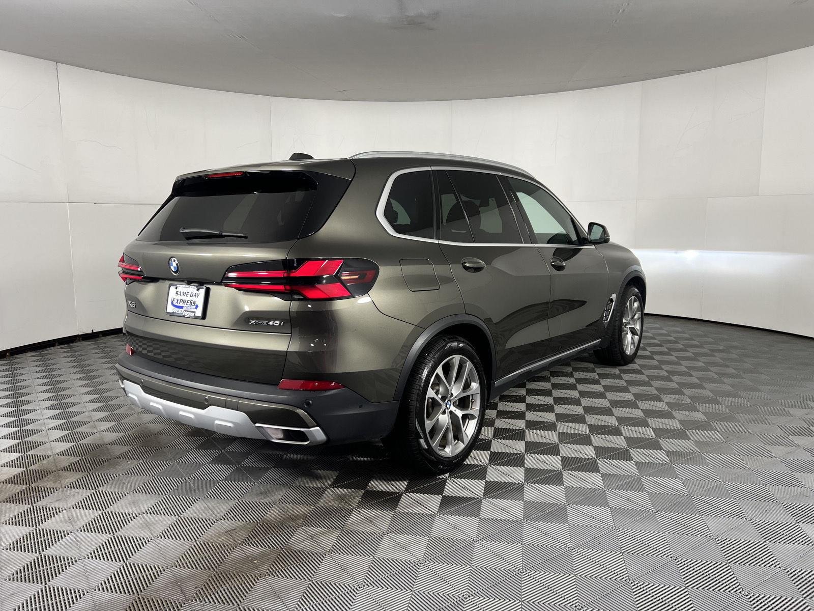 Used 2024 Manhattan Green Metallic BMW xDrive40i image 23