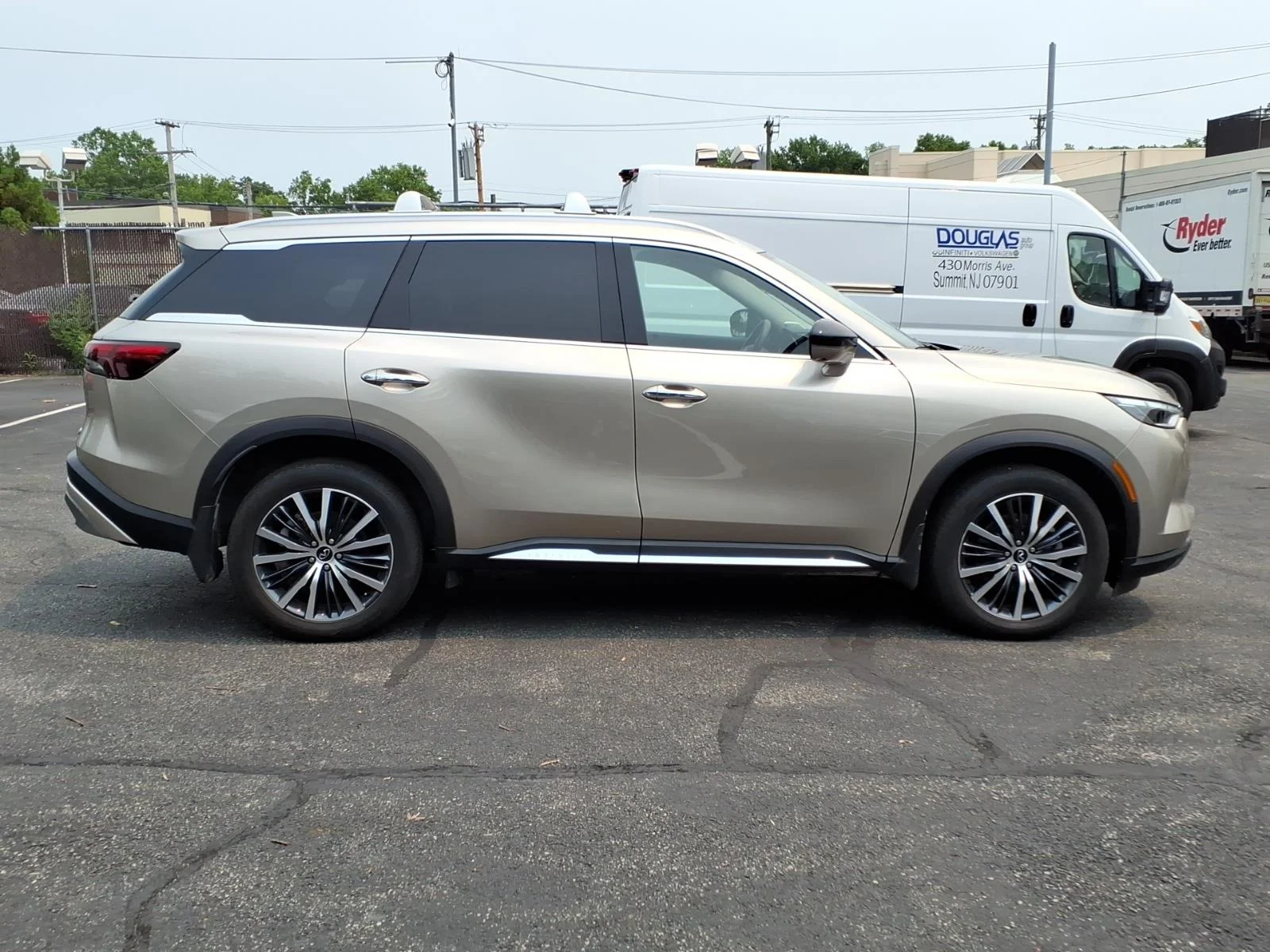 Certified Used 2025 Silver INFINITI Sensory image 5