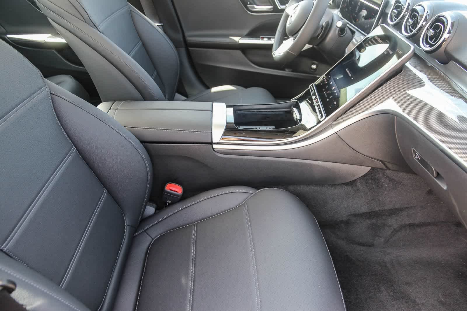 New 2026 MANUFAKTUR Alpine Grey Mercedes-Benz C 300 image 18