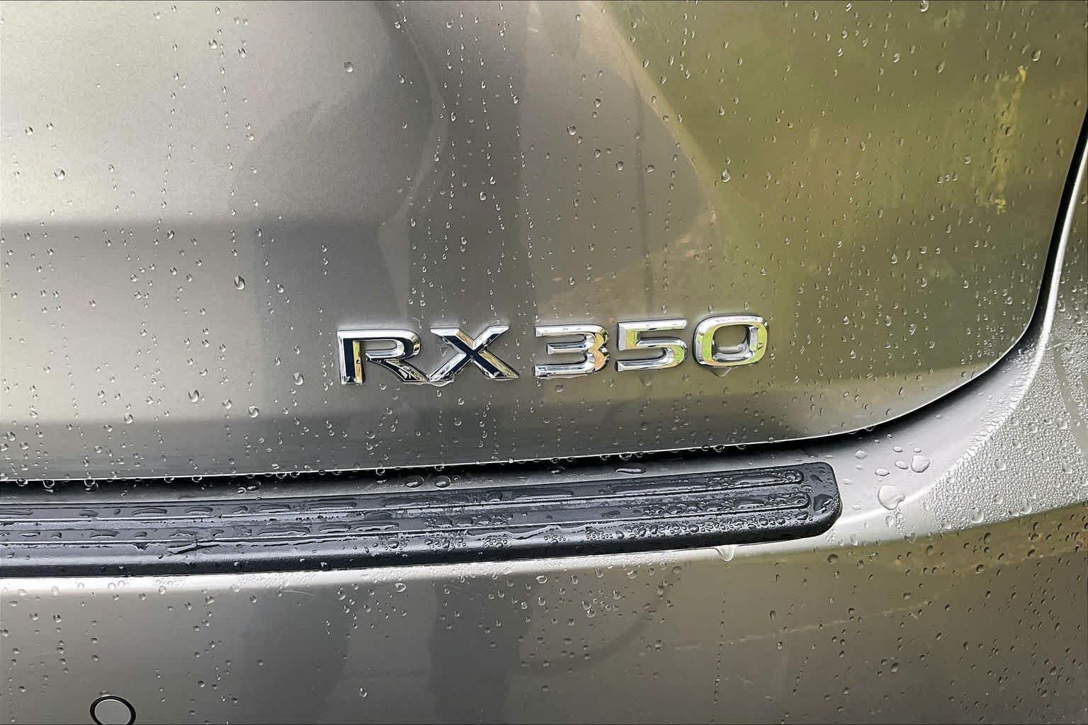 Used 2021 Atomic Silver Lexus  image 9