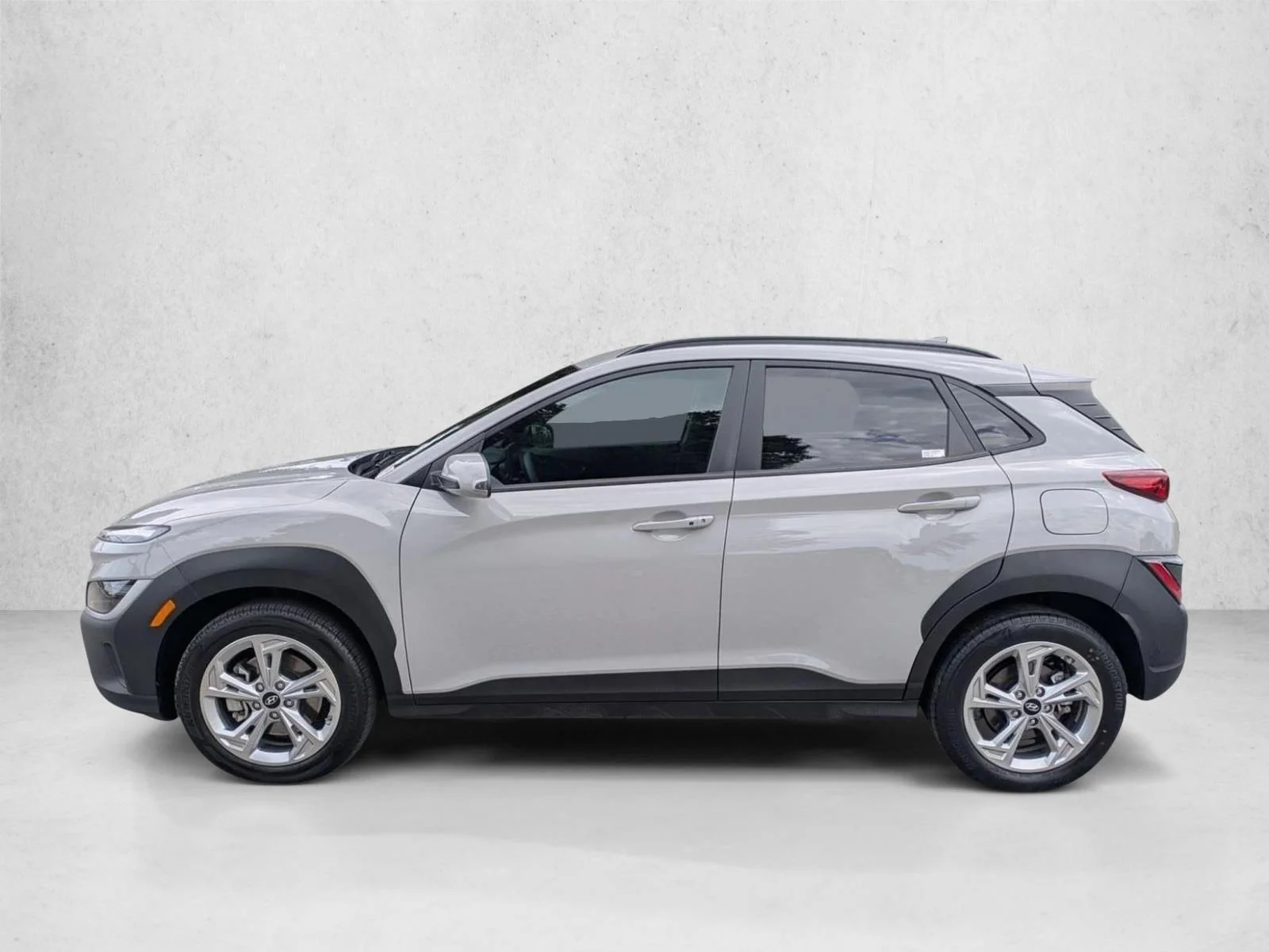Used 2022 Cyber Silver Hyundai SEL image 9