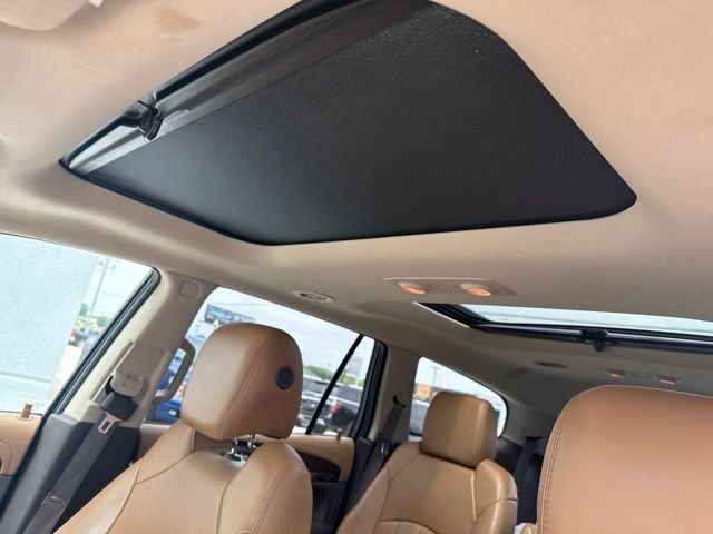 Used 2017 White Frost Tricoat Buick Premium Group image 8