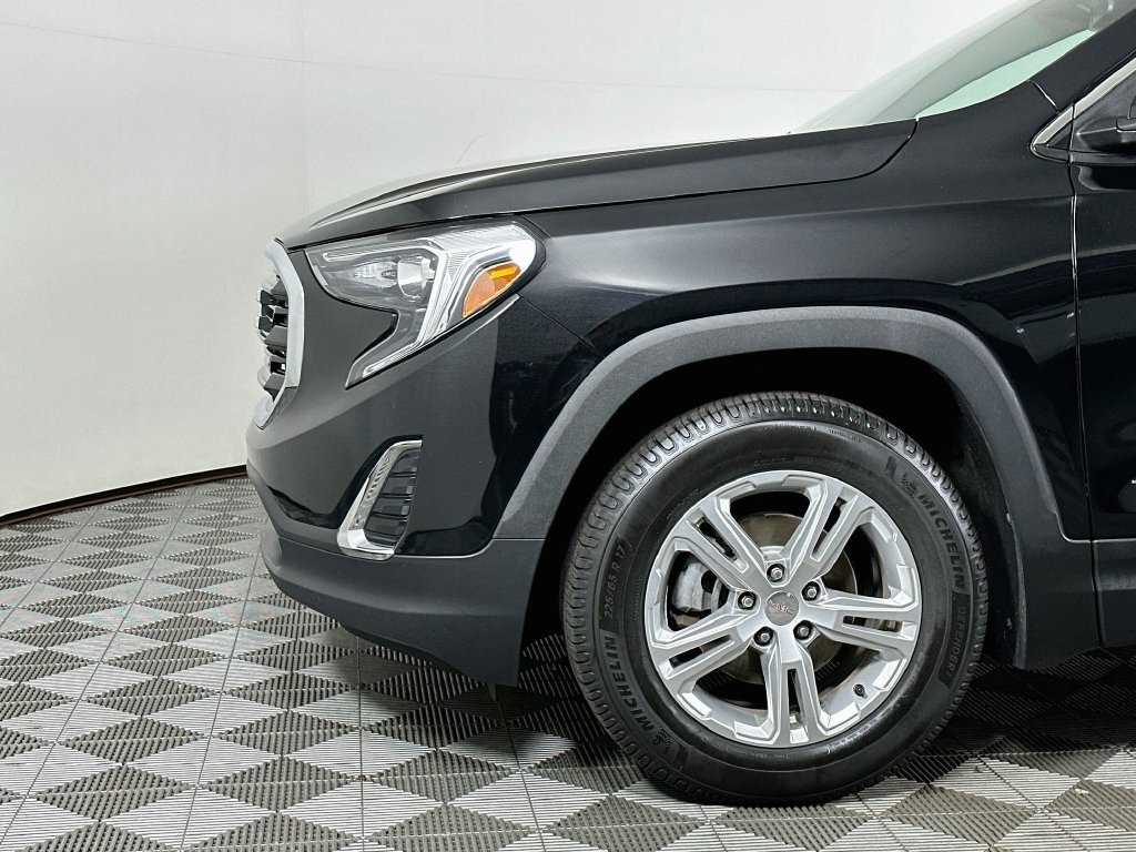Used 2019 Ebony Twilight Metallic GMC SLE image 9