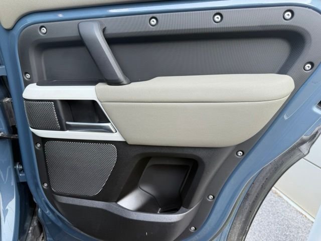 Used 2023 Blue Land Rover SE image 30