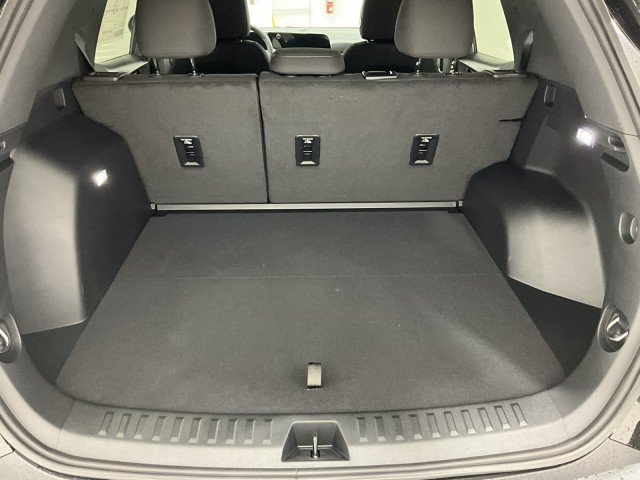 New 2027 Mosaic Black Metallic Chevrolet LT image 7