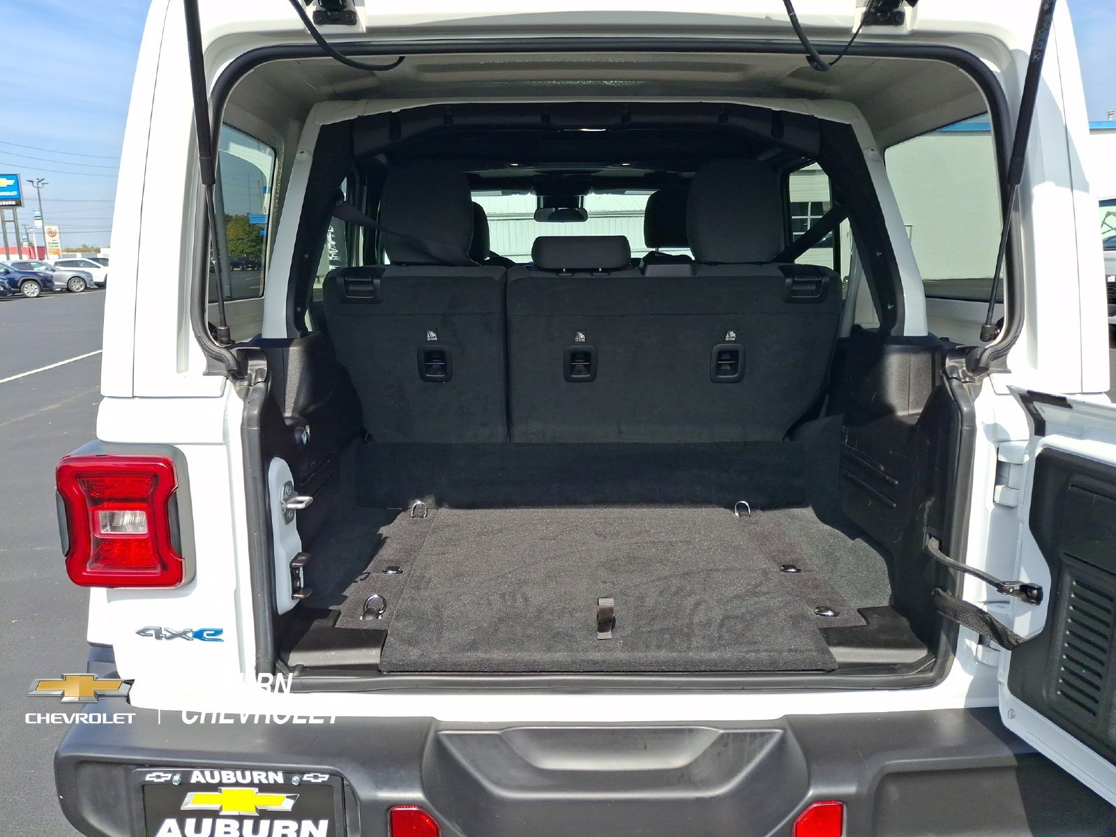 Used 2024 White Jeep Sahara 4xe image 19