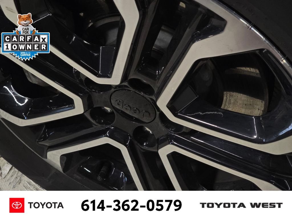 Used 2024 White Jeep Limited image 12
