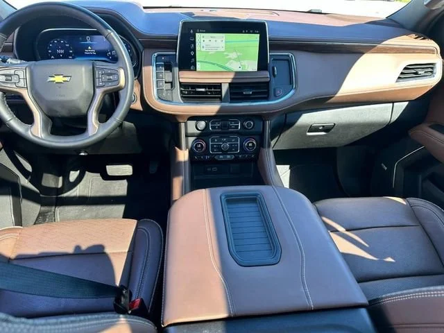 Used 2024 Iridescent Pearl Tricoat Chevrolet High Country image 13