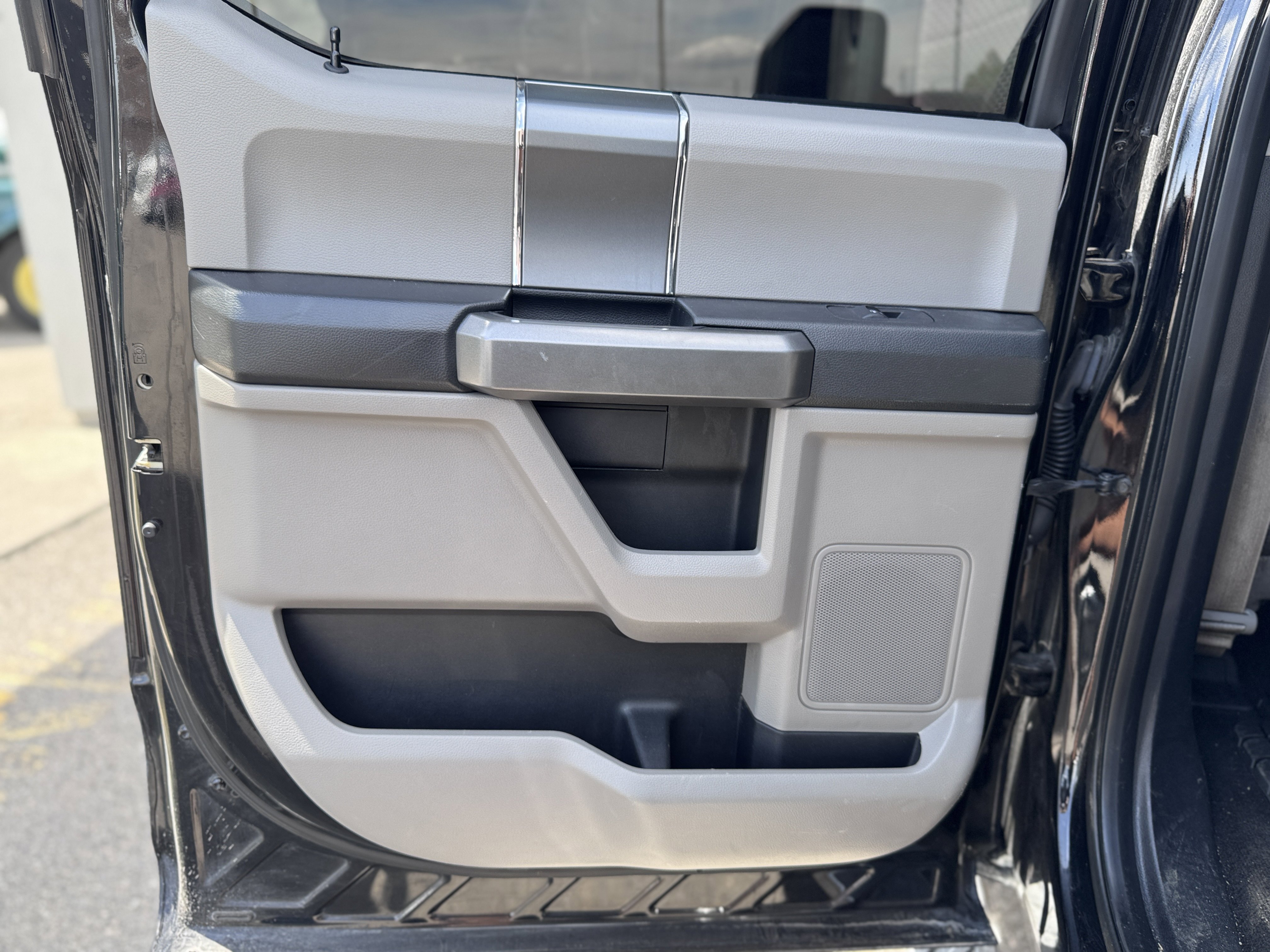 Used 2016 Black Ford XLT image 37
