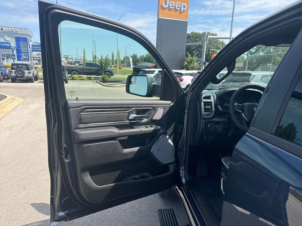 2026 RAM 1500 Laramie - Photo 17