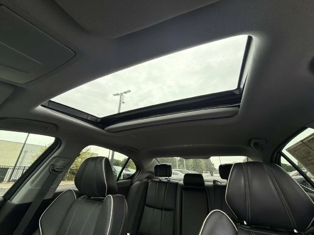 Used 2019  Acura 3.5L Technology Pkg image 13