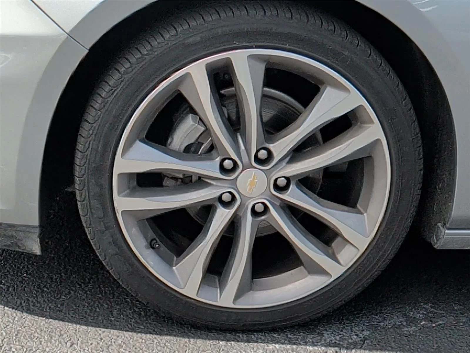 Used 2024 Sterling Gray Metallic Chevrolet LT image 9
