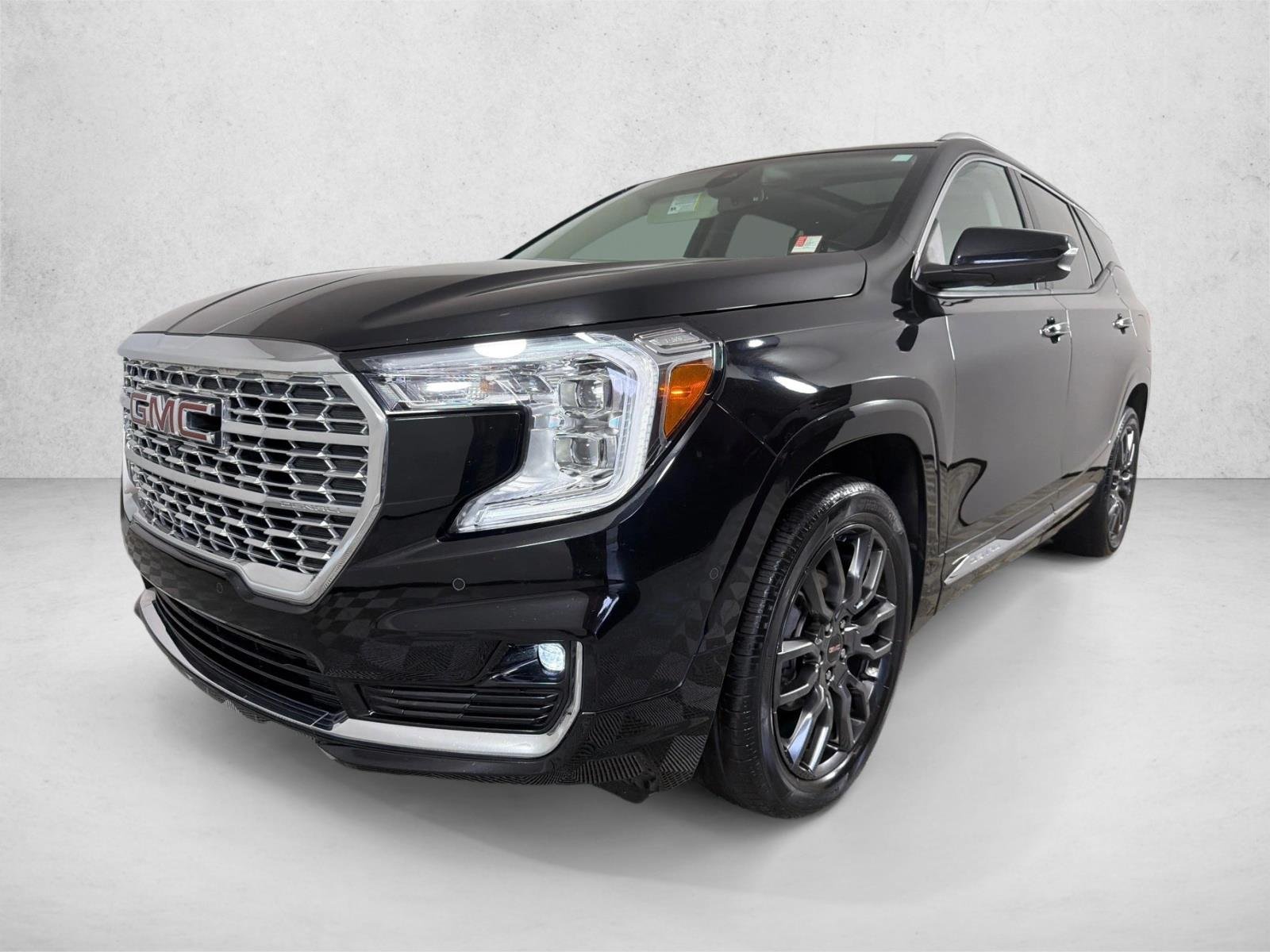 Used 2022 Ebony Twilight Metallic GMC Denali image 9