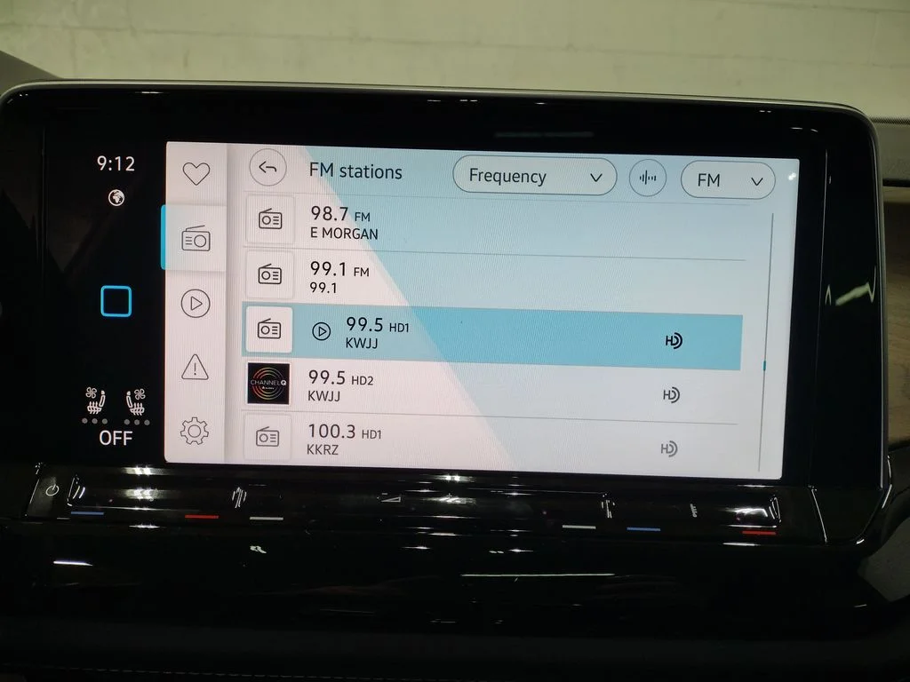 New 2026 White Volkswagen SE w/Technology image 30