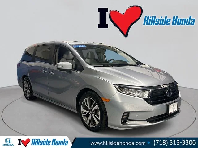 Certified Used 2024 Lunar Silver Metallic Honda TOURING image 7