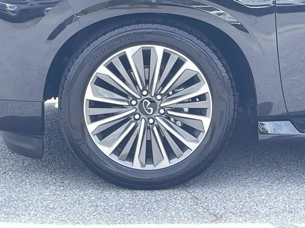 Used 2025 Black INFINITI SENSORY image 7