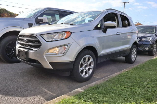 Used 2019 Silver Ford SE image 2