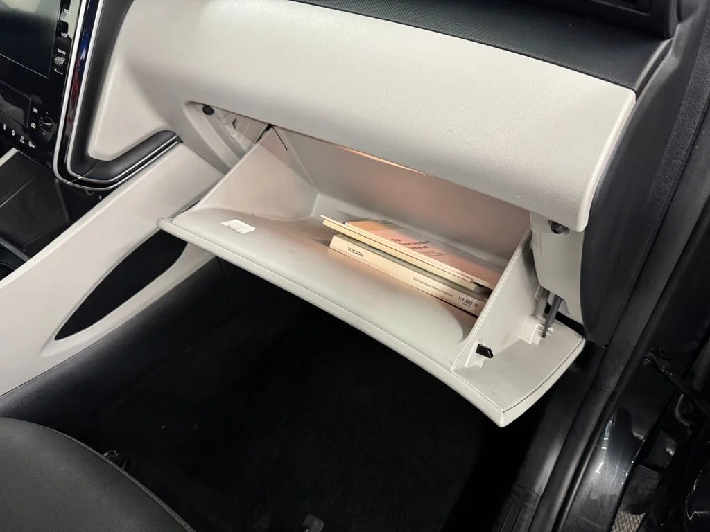 Used 2024 Gray Hyundai SEL image 30
