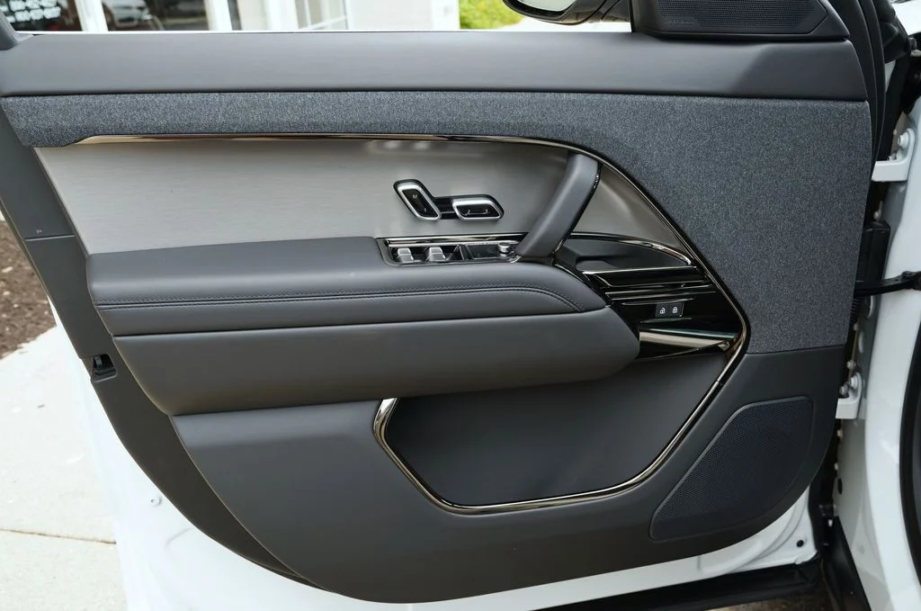 New 2026 Fuji White Land Rover SE image 11