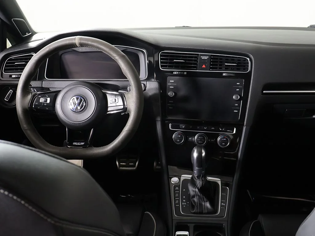 Used 2019 Red Volkswagen DCC & Navigation 4Motion image 31