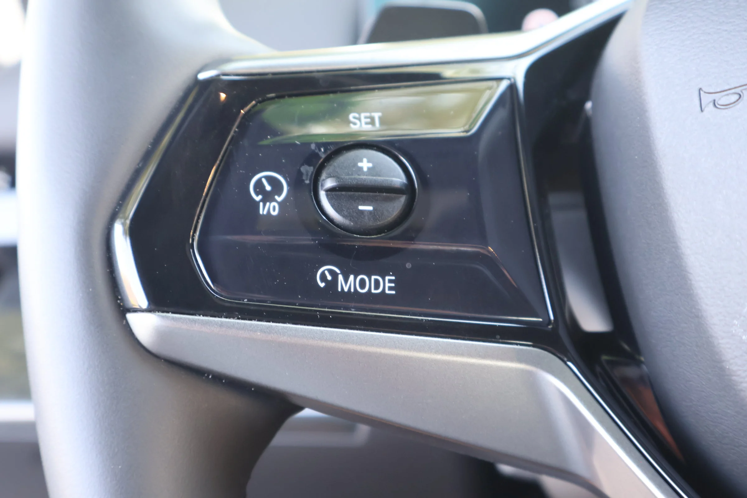 Used 2025 Dark Graphite Metallic BMW 530i image 25