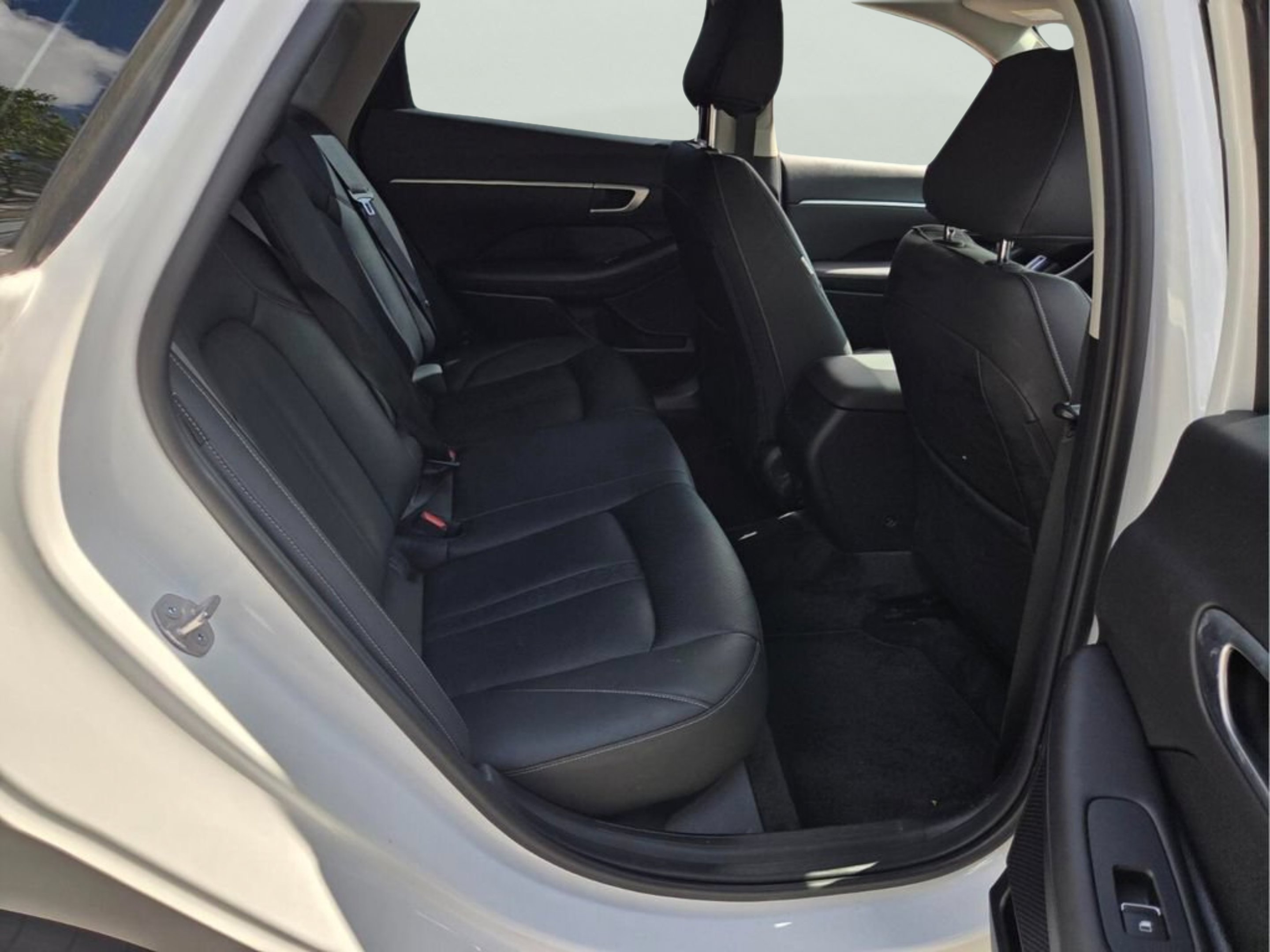 Used 2024 Serenity White Hyundai SEL image 17