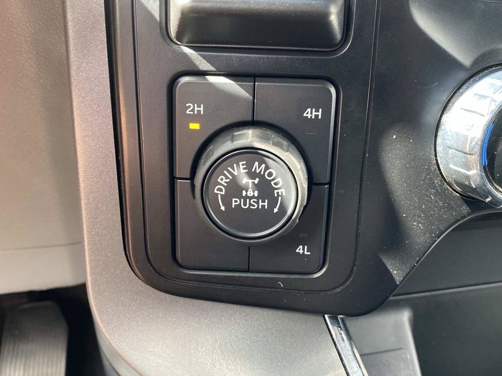 Certified Used 2024 Oxford White Ford XLT image 30