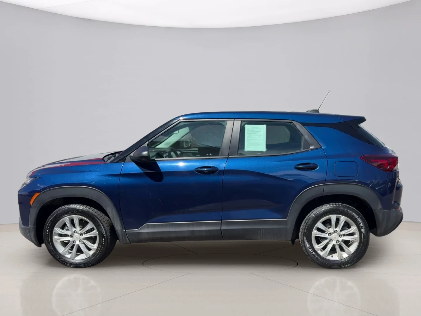 Used 2023 Blue Chevrolet  image 2