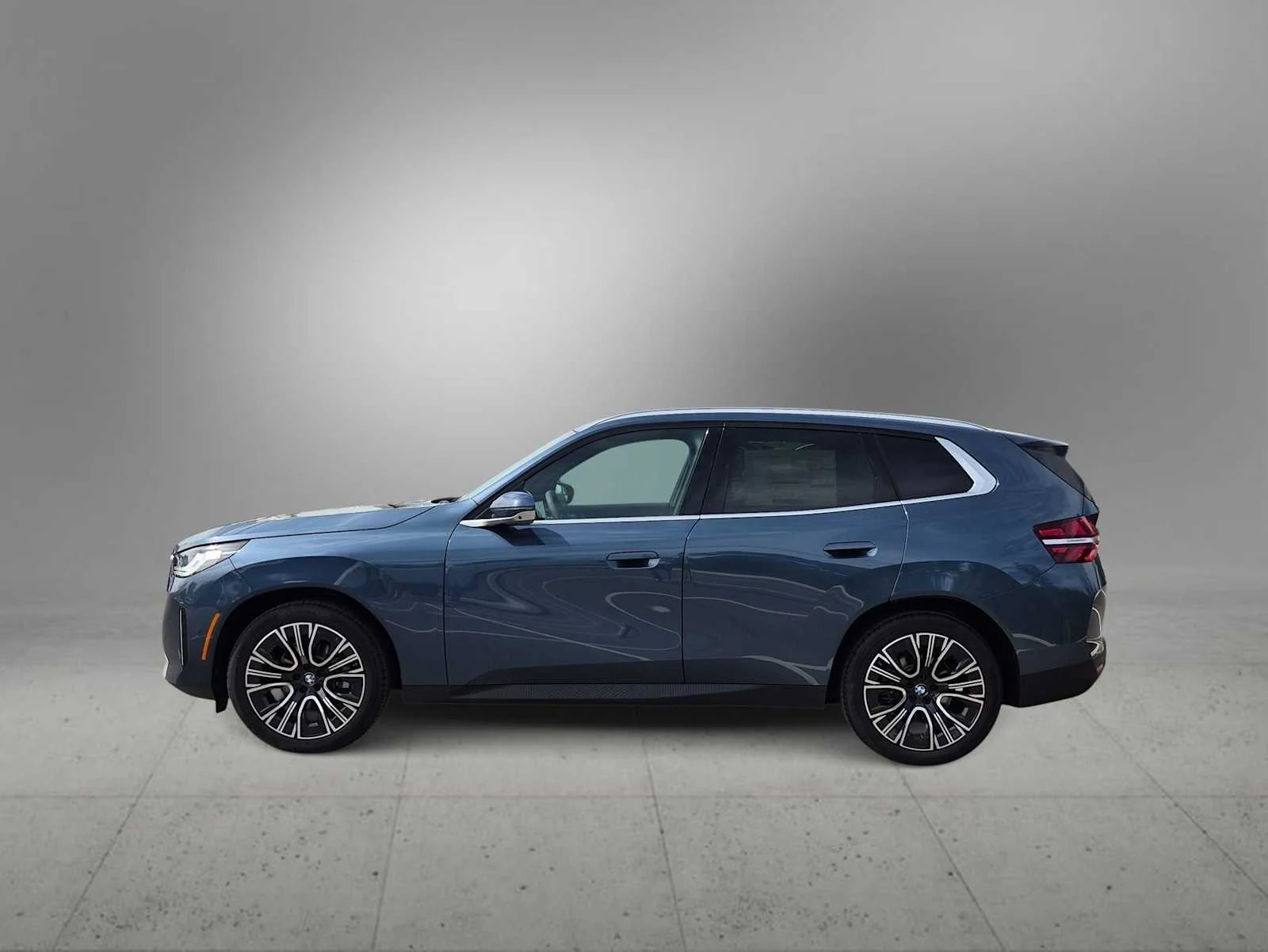 New 2026 Arctic Race Blue metallic BMW 30 xDrive image 5