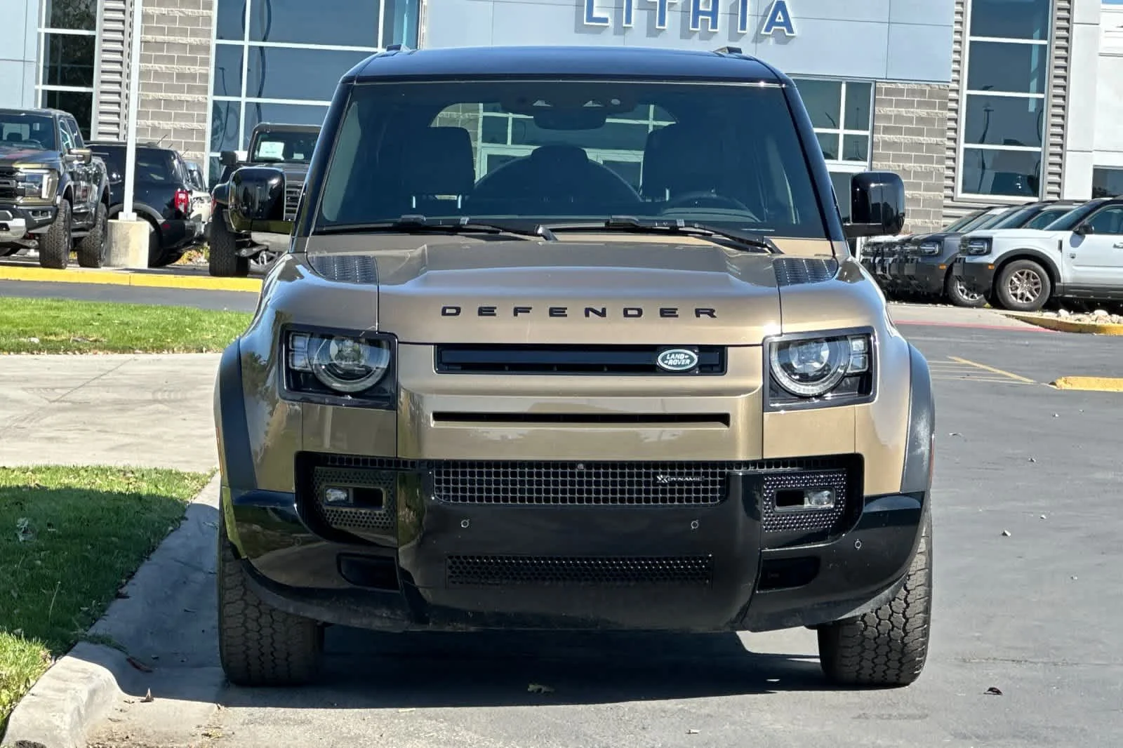 Used 2023 Gondwana Stone Land Rover X-Dynamic SE image 10