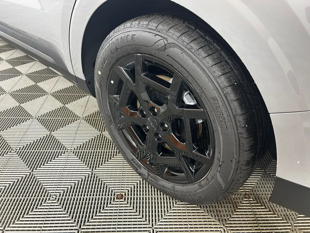 New 2026 Ceramic Silver Kia SX Prestige image 23