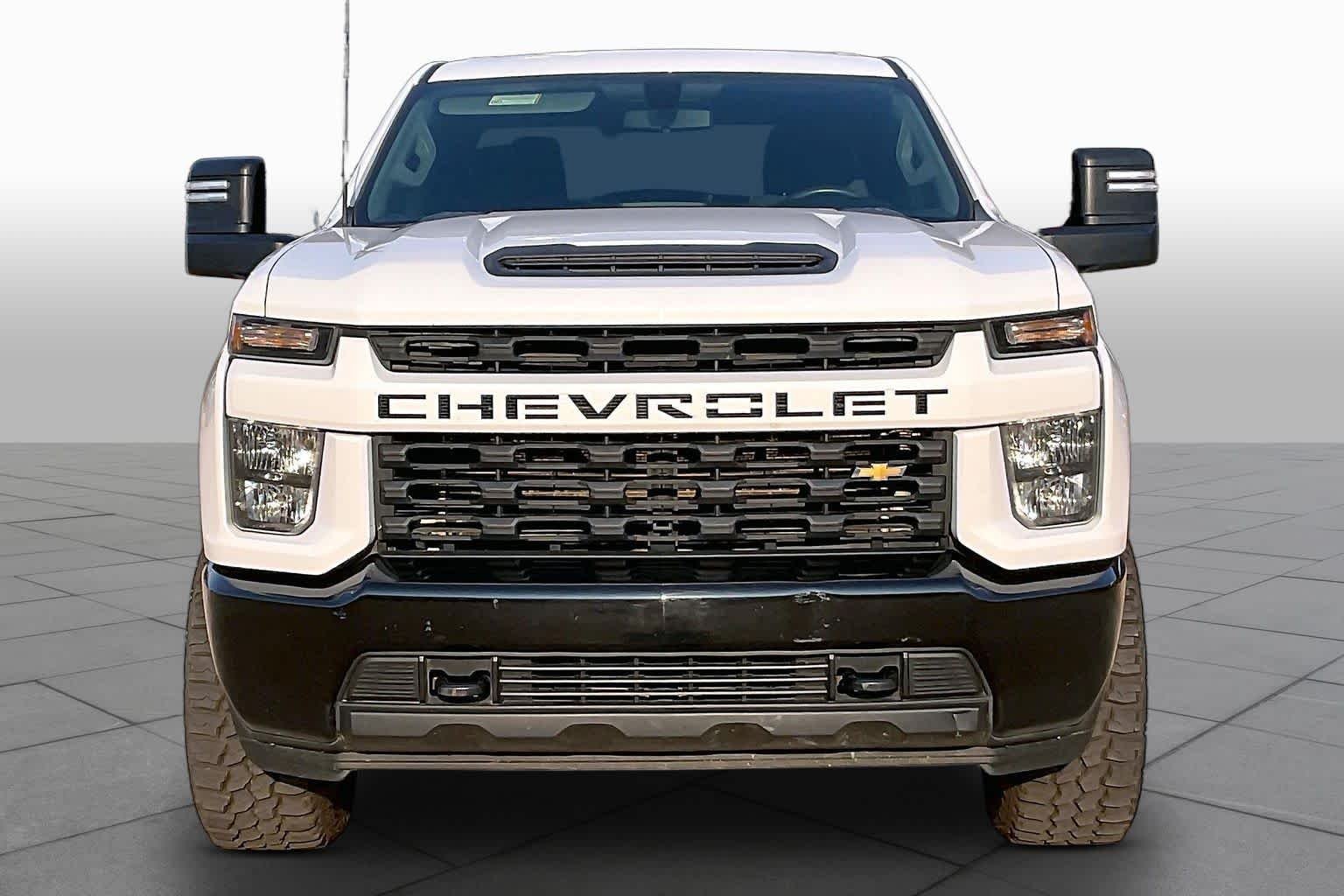 Used 2022 Summit White Chevrolet Custom image 4