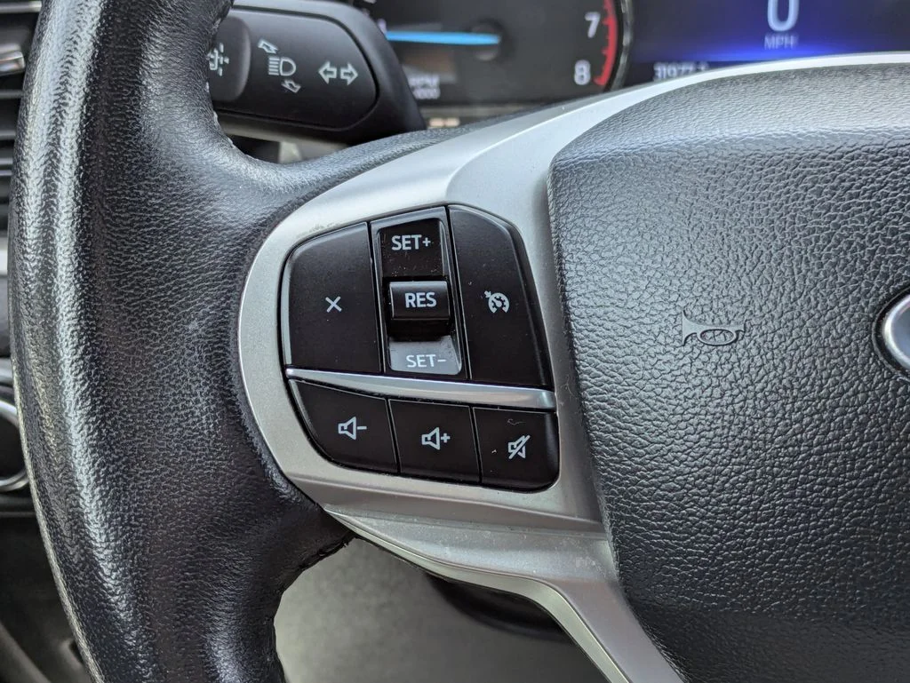 Used 2023 Silver Ford XLT image 27