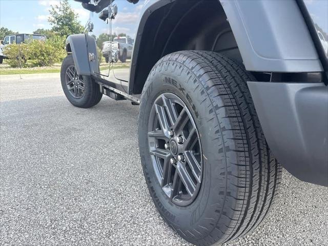 New 2026 Granite Crystal Metallic Clear-Coat Exterior Paint Jeep Sport S image 7