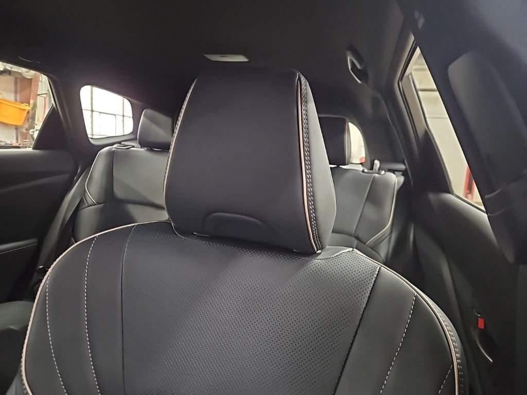 2025 Toyota Crown Signia XLE - Photo 12