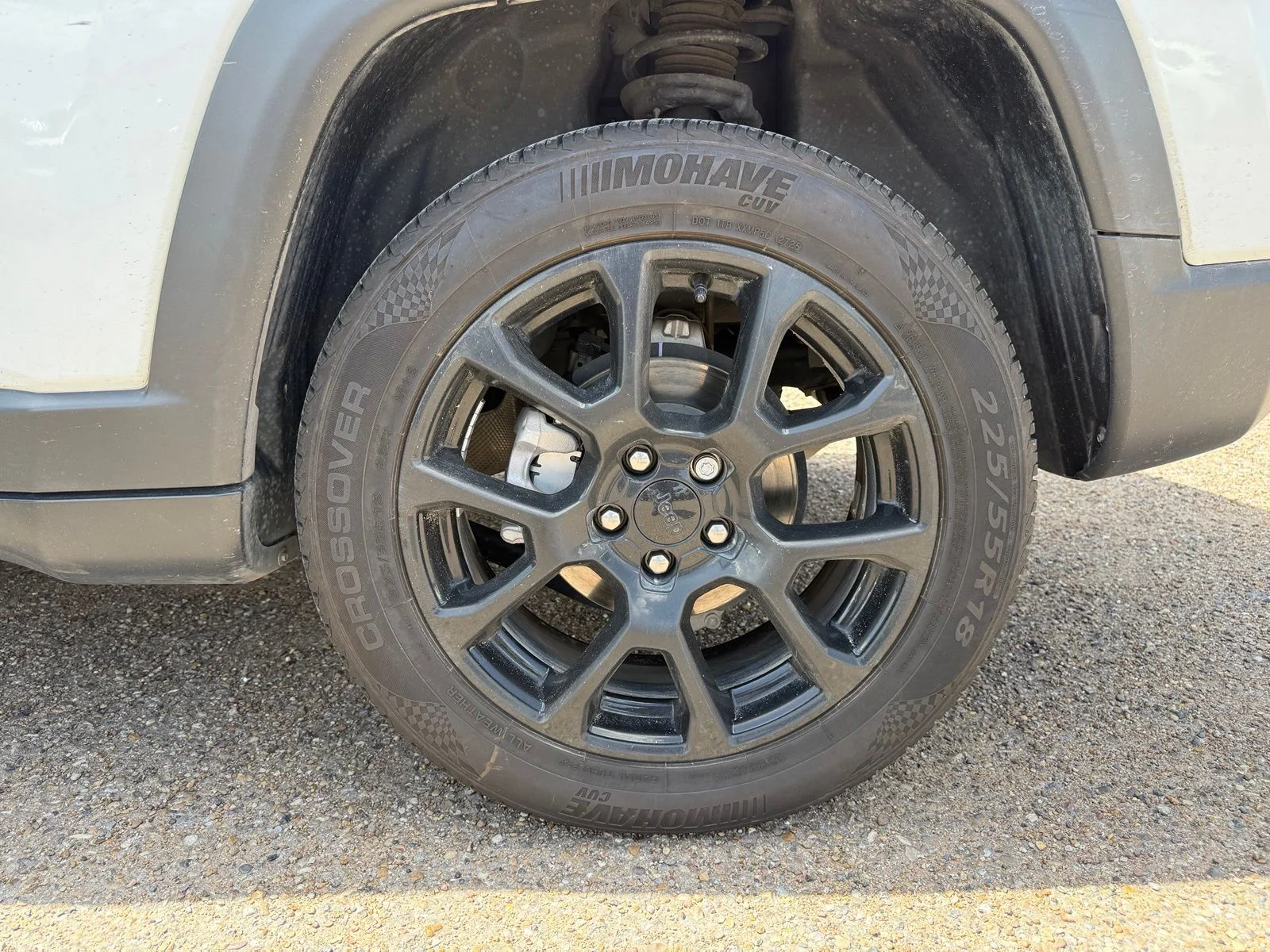 Used 2023 White Jeep Latitude image 15