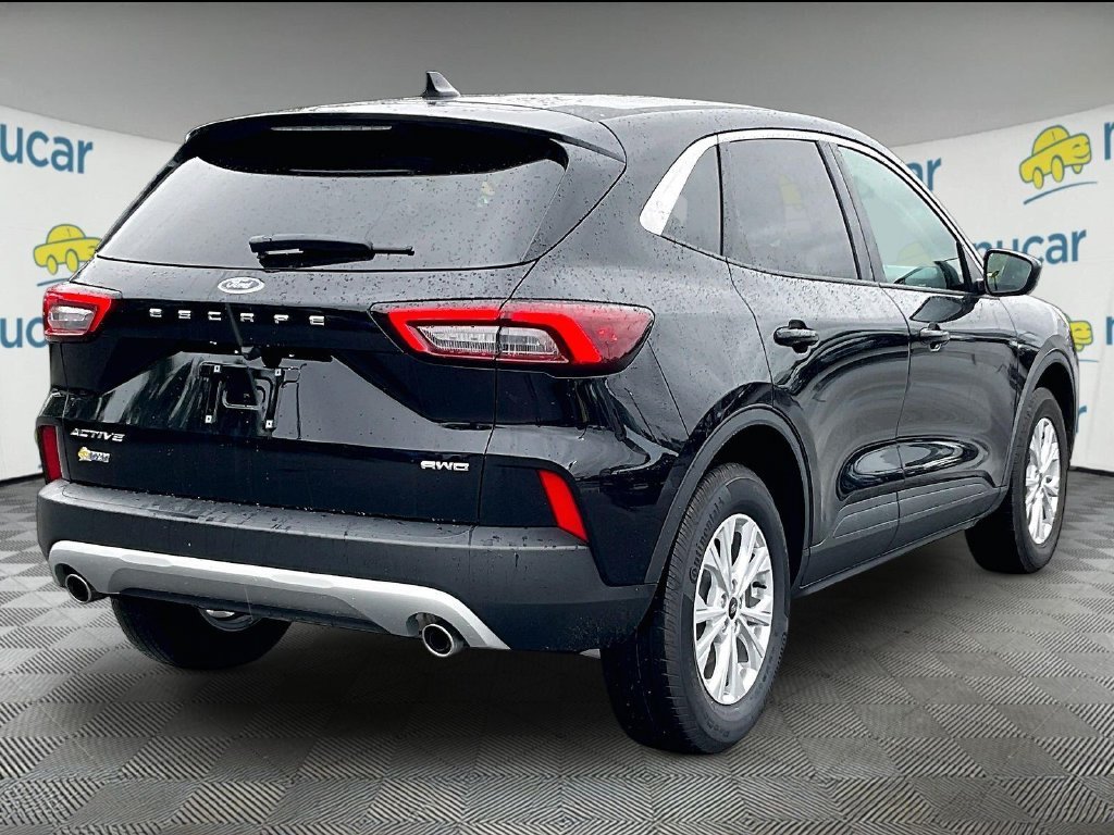 Used 2024 Black Metallic Ford Active image 6
