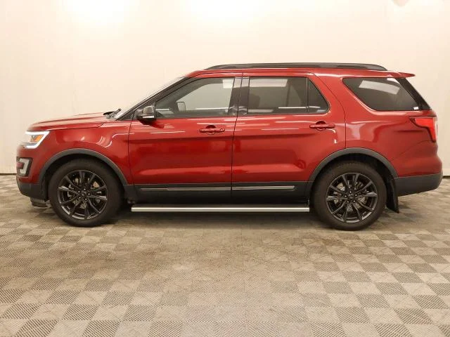 Used 2017 Ruby Red Metallic Tinted Clearcoat Ford XLT image 18