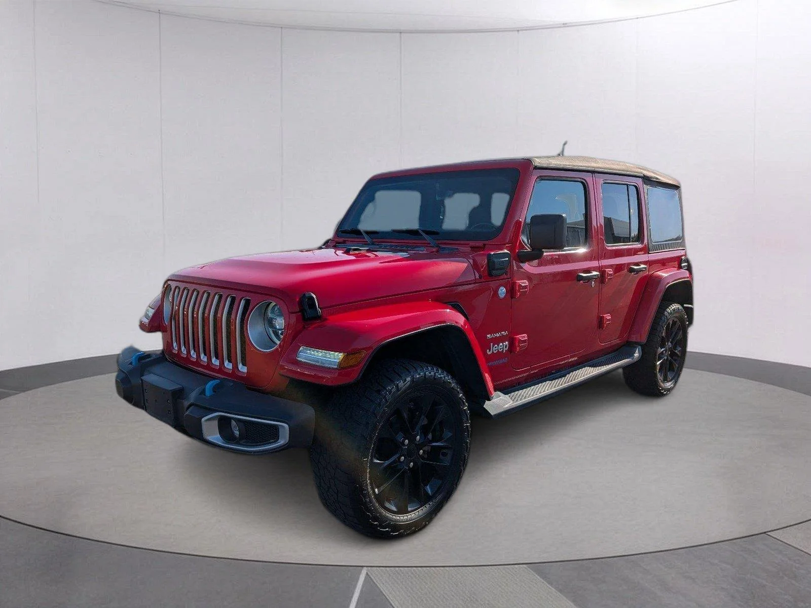 Used 2022 Firecracker Red Clearcoat Jeep Unlimited Sahara image 1