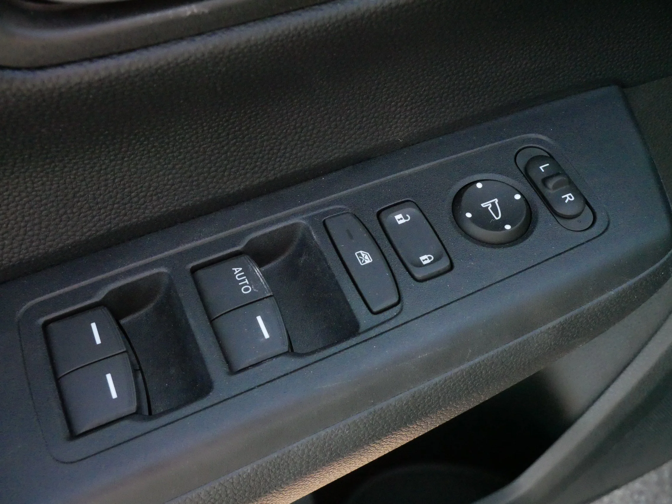 2024 Honda CR-V LX - Photo 19