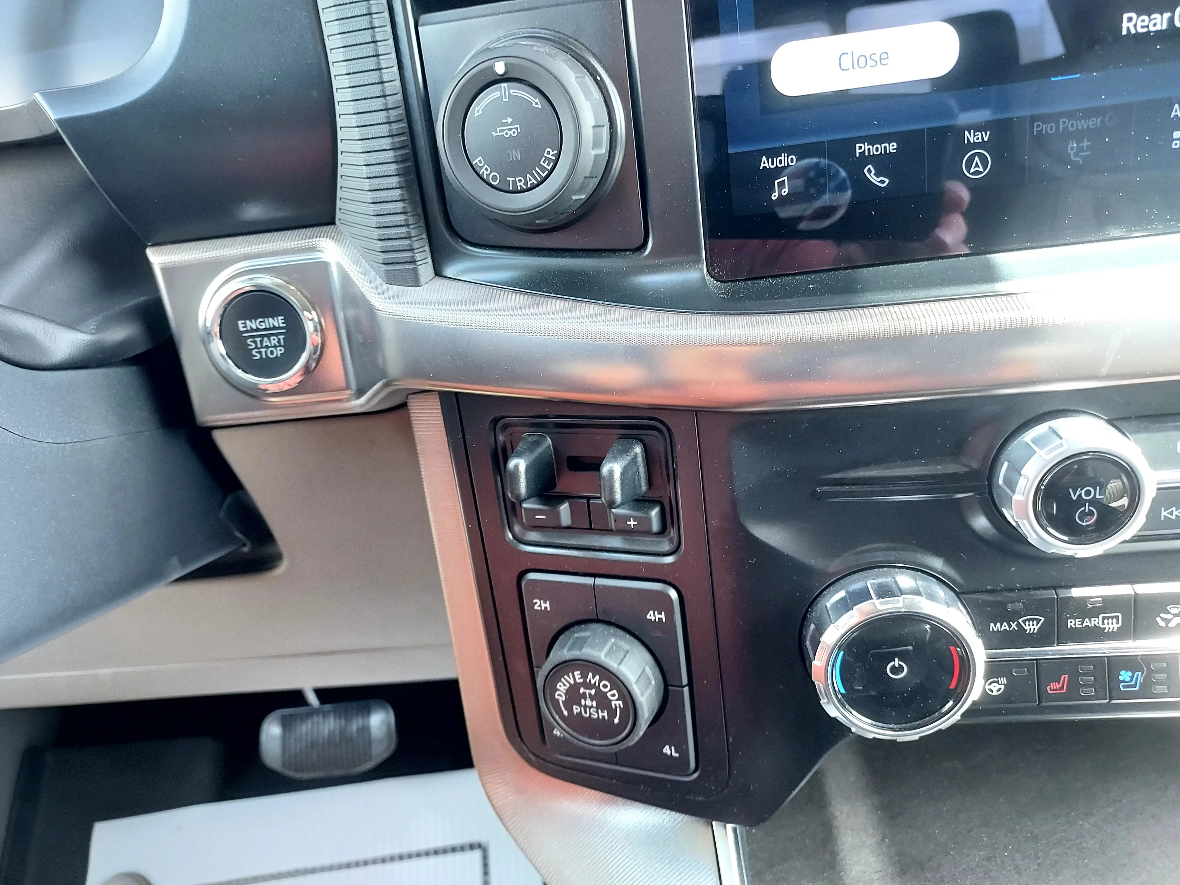 Used 2024 White Ford Platinum image 40