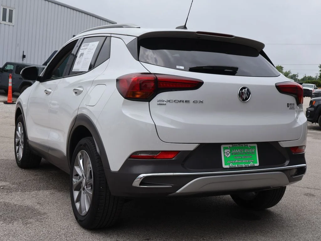 Used 2023 White Buick Essence image 3