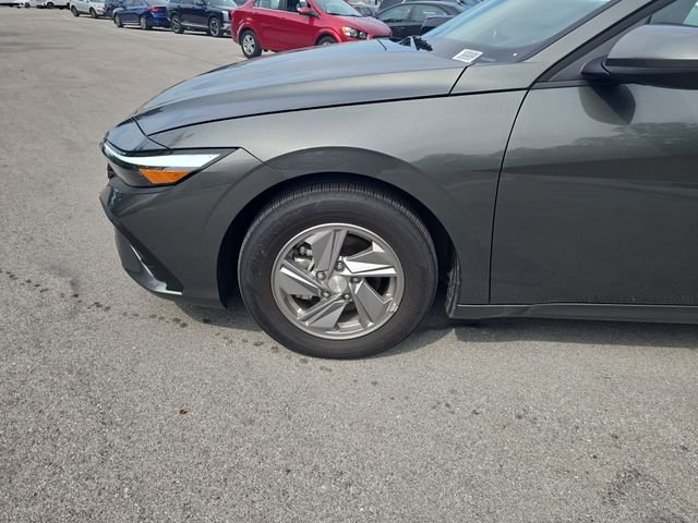 Used 2025 Gray Hyundai SE image 10