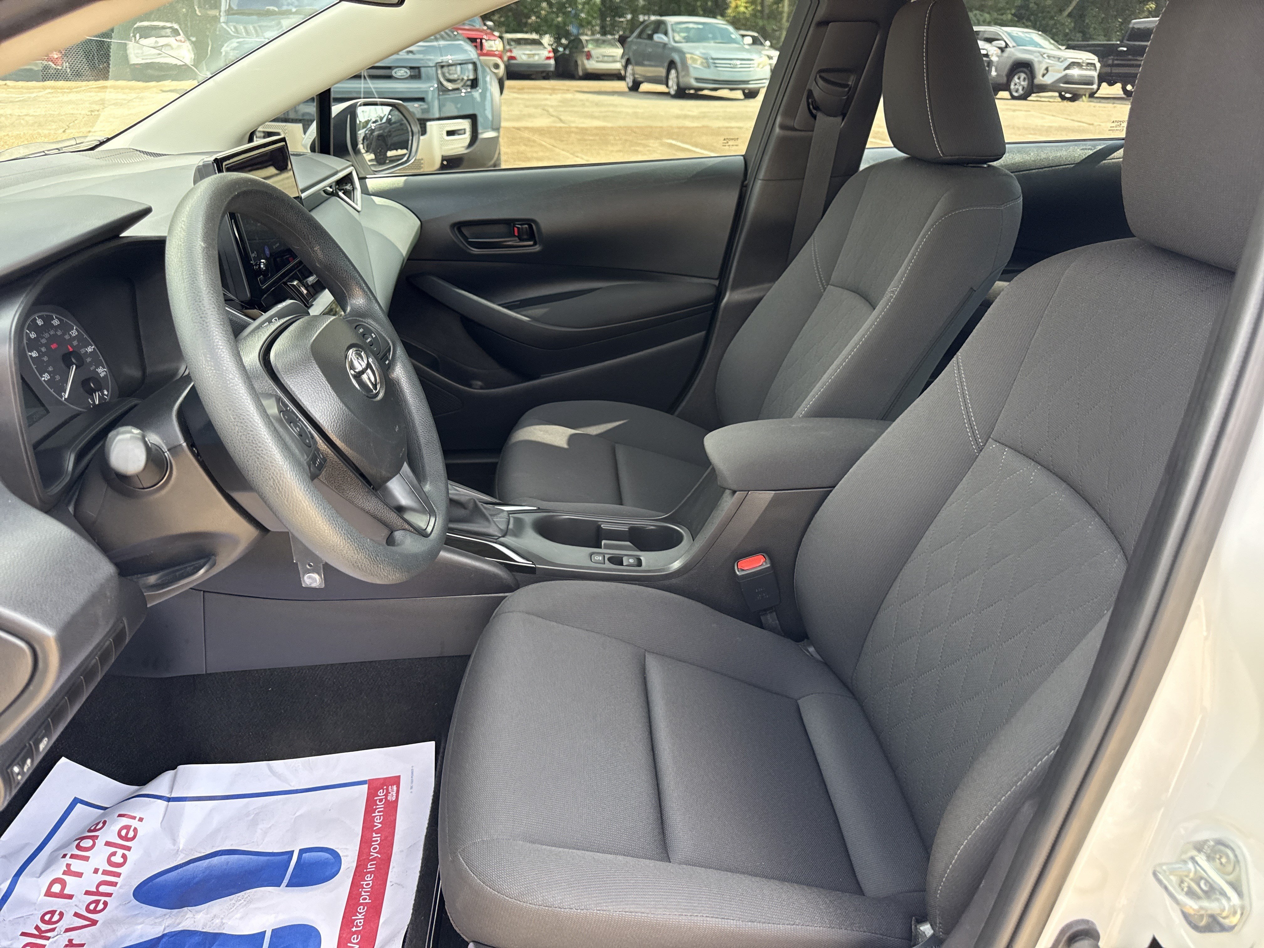 Used 2025 Ice Cap Toyota LE image 11
