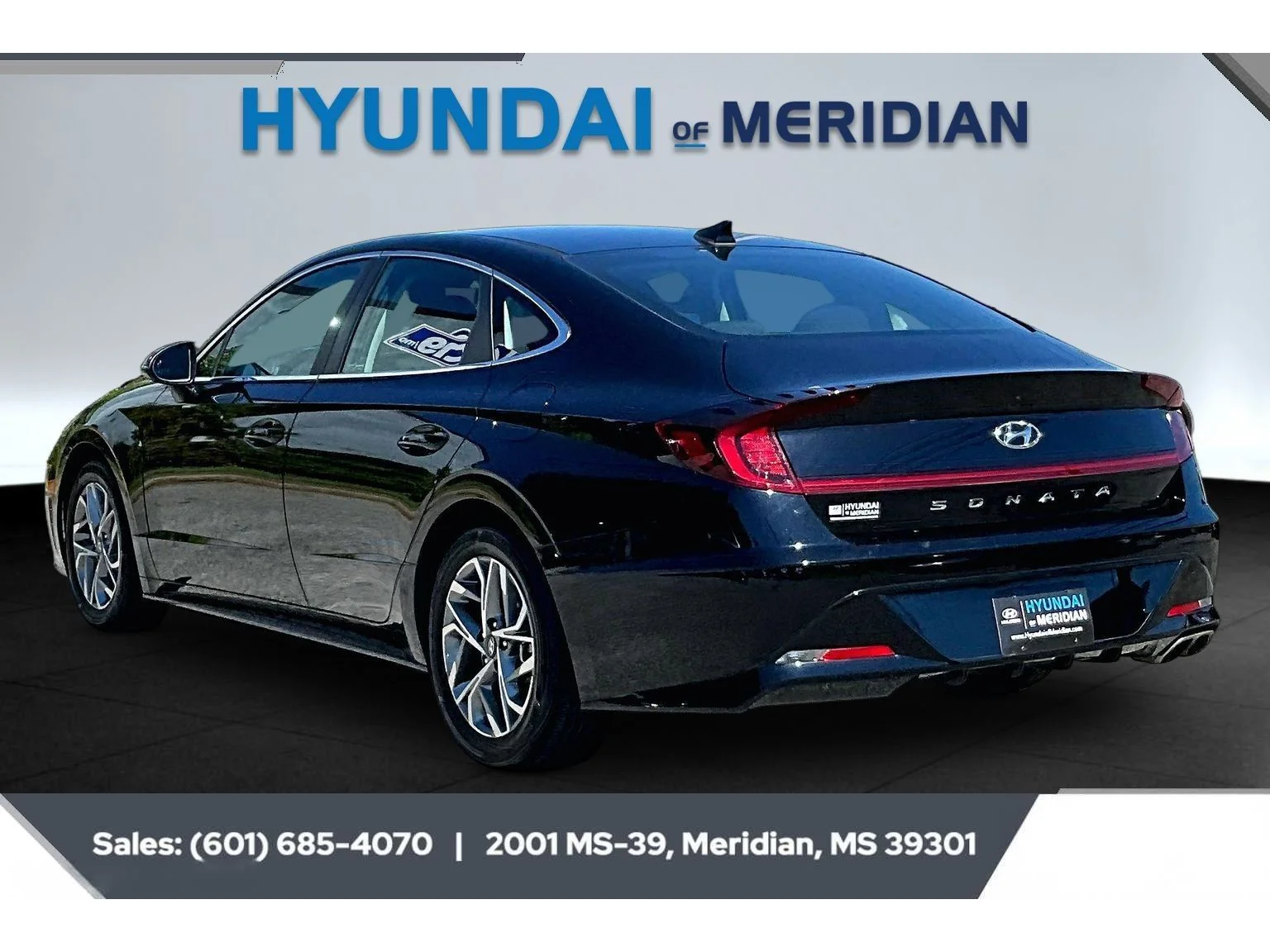 Used 2023 Onyx Black Hyundai SEL image 2