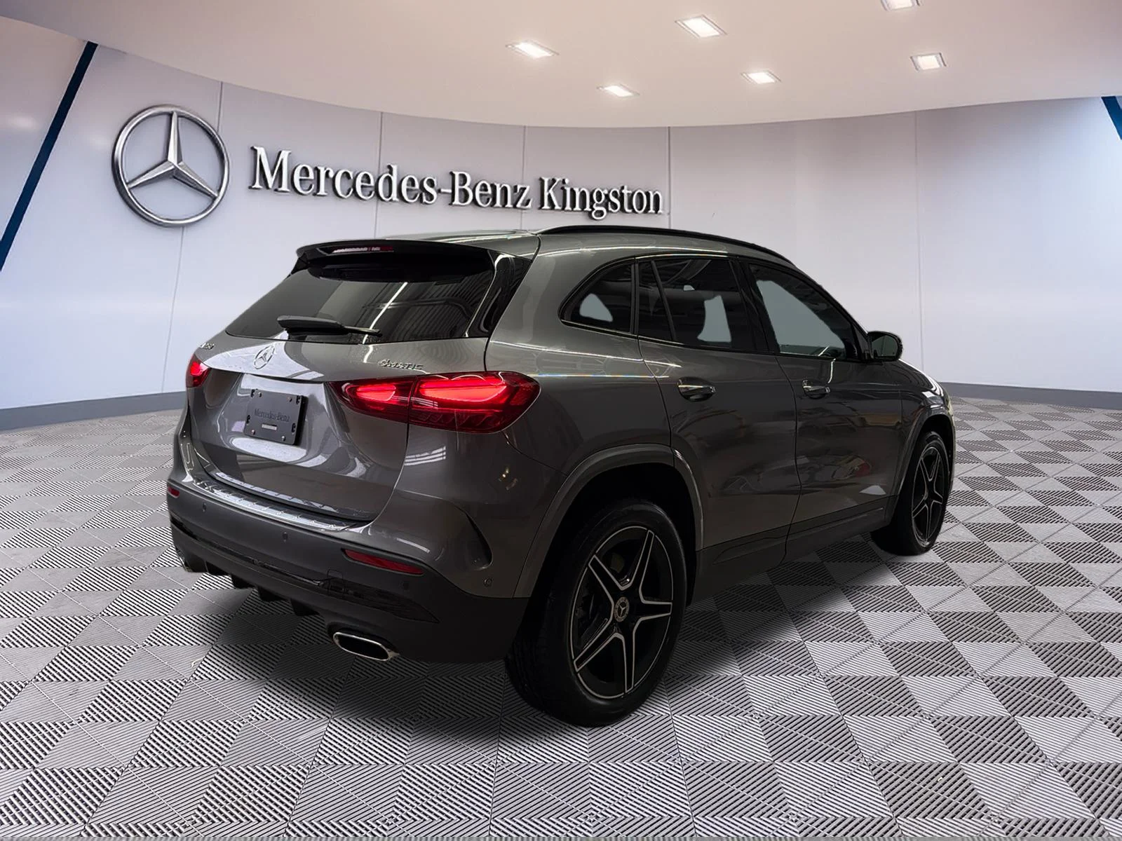 Used 2026 Grey Mercedes-Benz GLA 250 4MATIC SUV image 5
