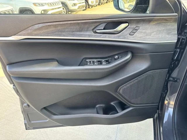 New 2025 Gray Jeep Limited image 21